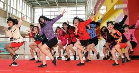 全新奔馳GLC EV內(nèi)飾官圖來了，奔馳中最大屏幕，未來會(huì)國(guó)產(chǎn)！