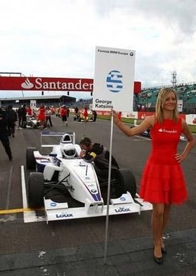 五一長假首日 高速又成“停車場”