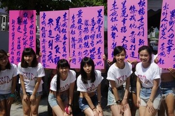 我陪女友去看房，她媽說要全款并加女友名，我轉(zhuǎn)頭買下隔壁小戶型