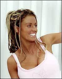 供應(yīng)全、銷量旺 節(jié)前多地市場價穩(wěn)物豐 各類貨品琳瑯滿目豐富百姓餐桌